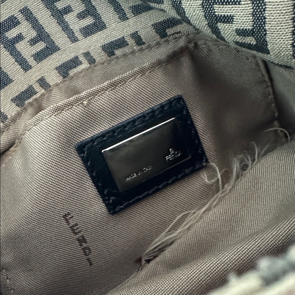 Authentic FENDI Zucchino mama baguette Mini Tan and Black Shoulder Bag - Picture 14 of 15